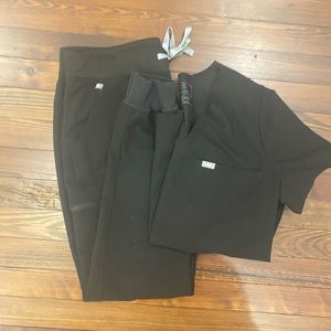 Figs Scrub Set in Black